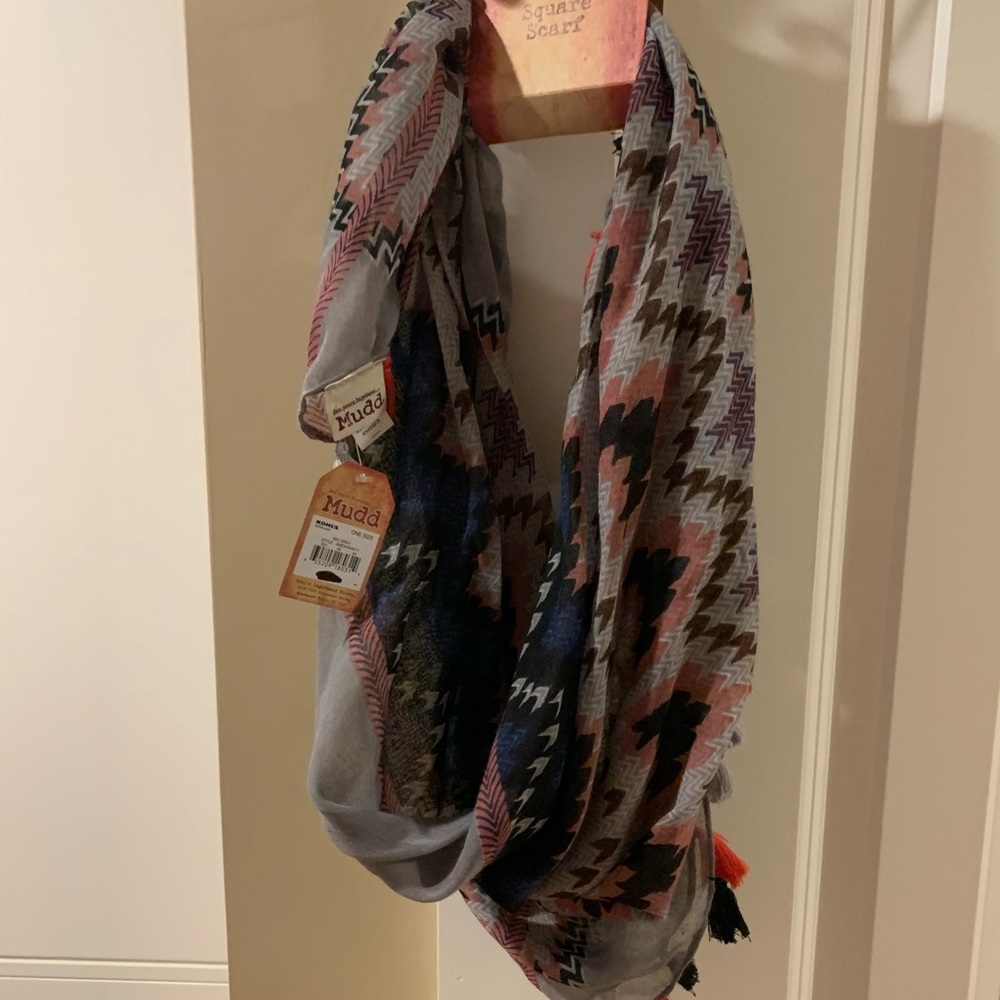 Scarf - Picture 3 of 4